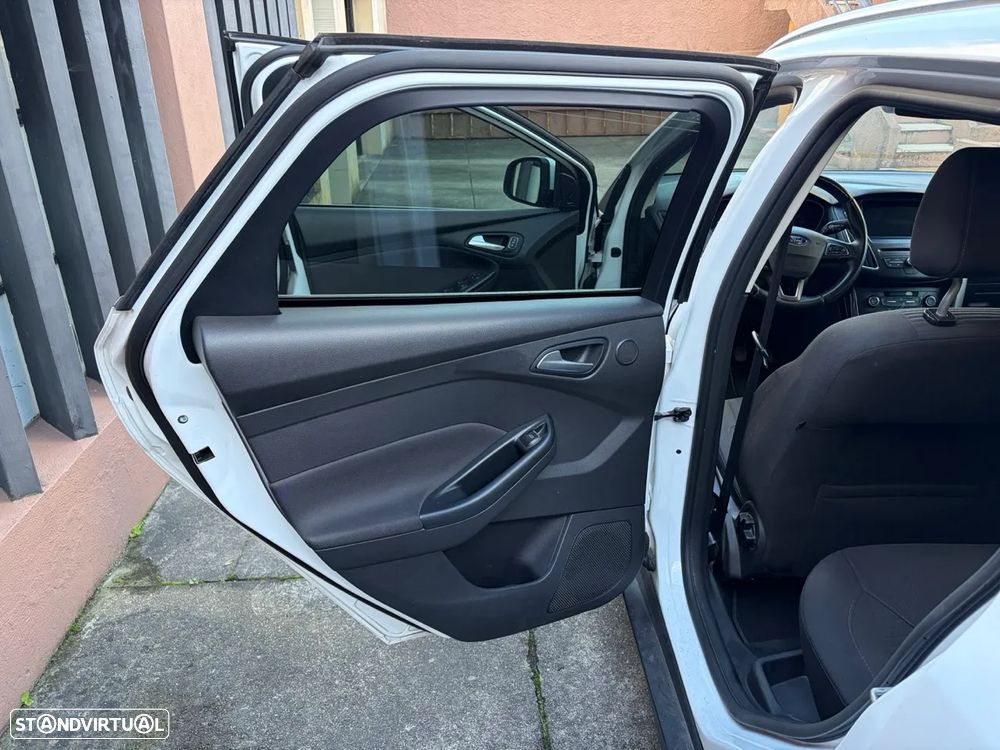 Ford Focus SW 1.5 TDCi Titanium - 54