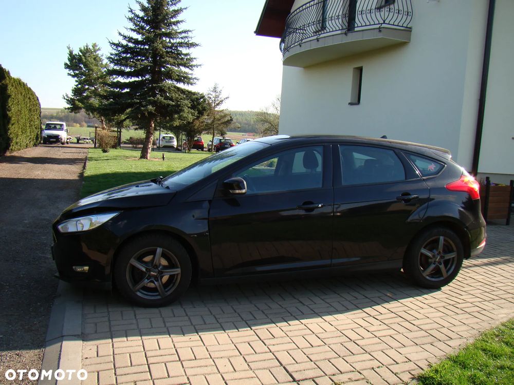 Ford Focus 1.0 EcoBoost Trend - 9