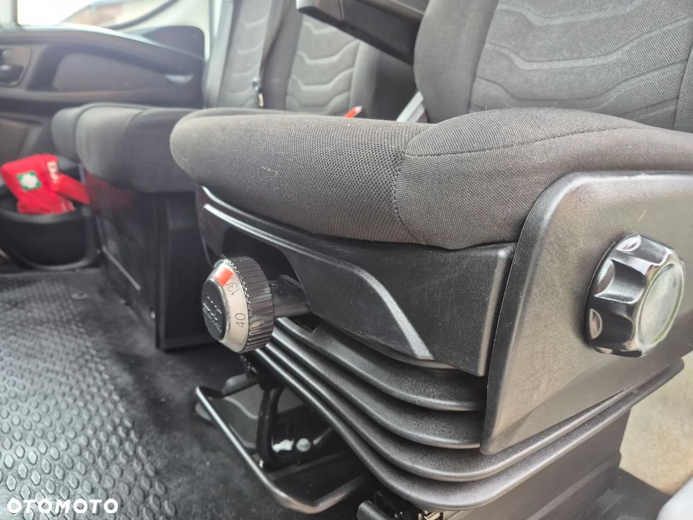 Iveco DAILY 35S15 3.0 L3H2 KLIMATRONIK  TEMPOMAT 189.000KM SERWIS - 30
