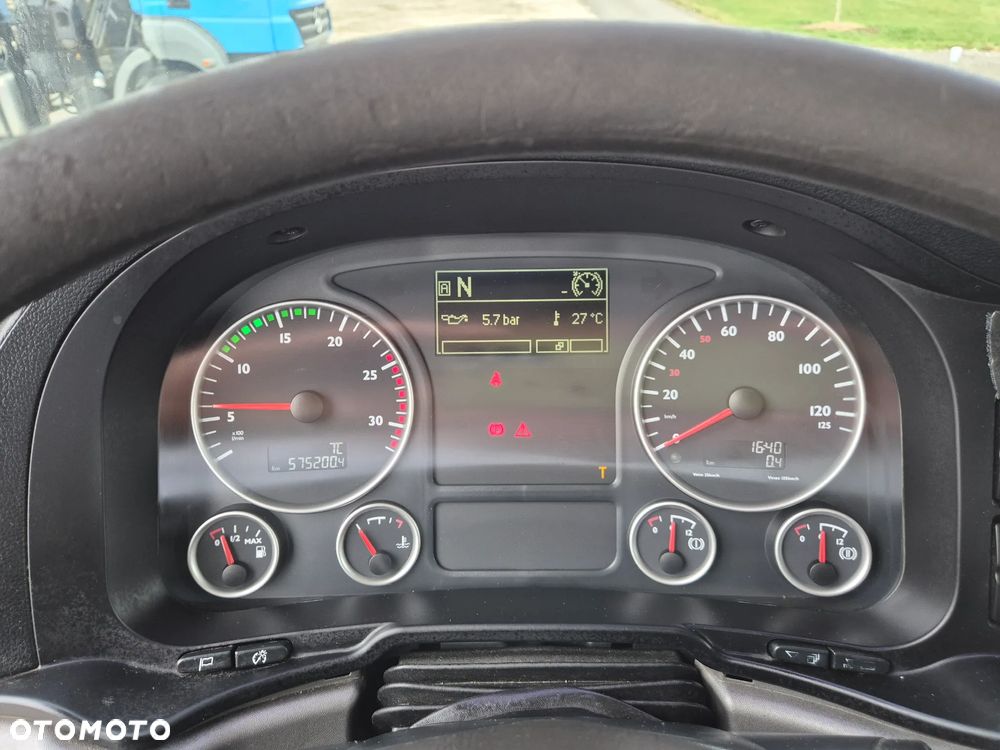 MAN TGS 26.320 6X2 skrętna oś - 11