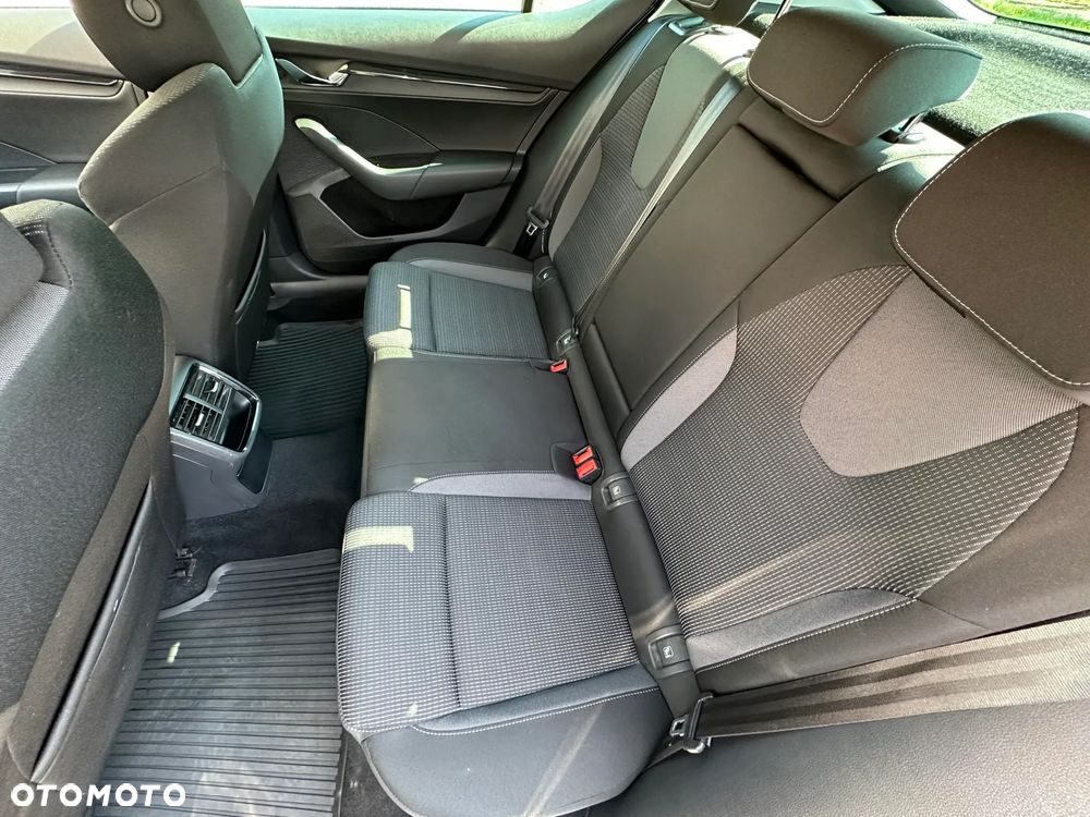 Skoda Octavia 2.0 TDI Ambition - 11