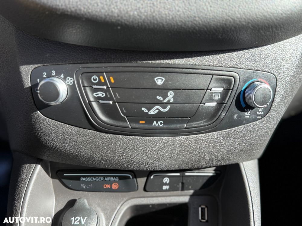 Ford Tourneo Courier 1.0 EcoBoost Titanium - 9