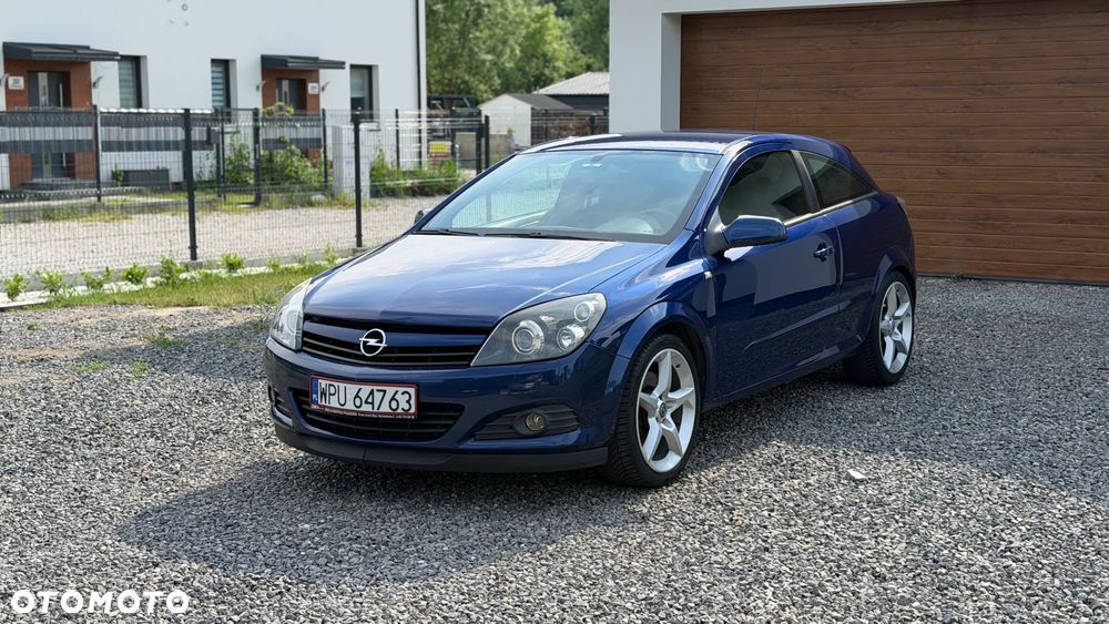 Opel Astra 2.0 T Cosmo - 1