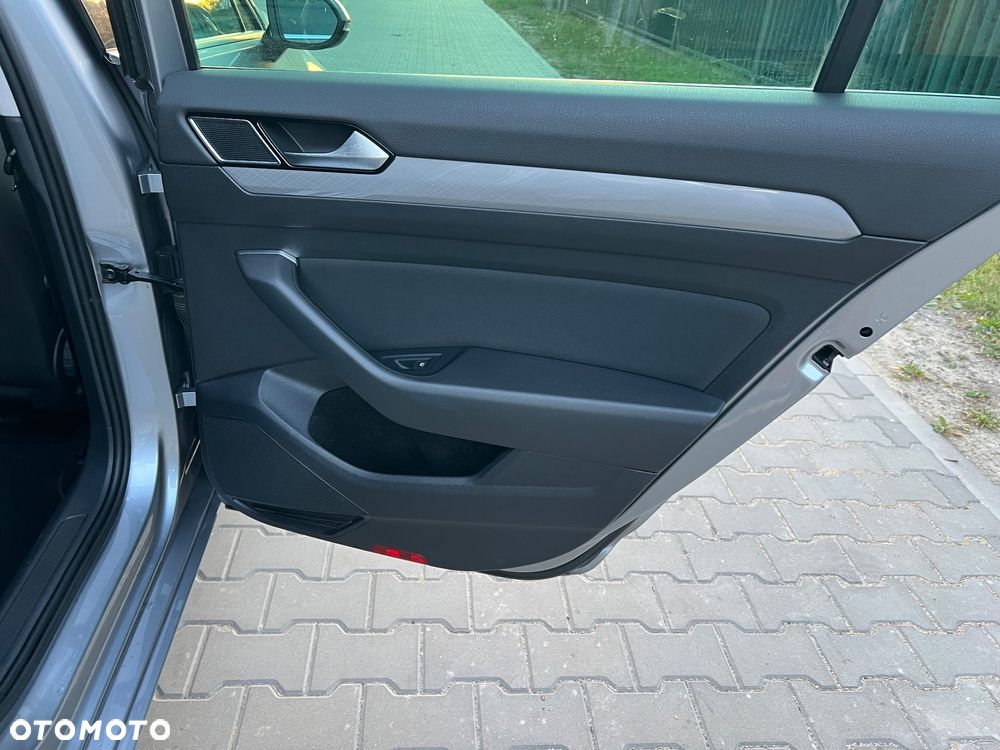 Volkswagen Passat 2.0 TDI EVO Business DSG - 25
