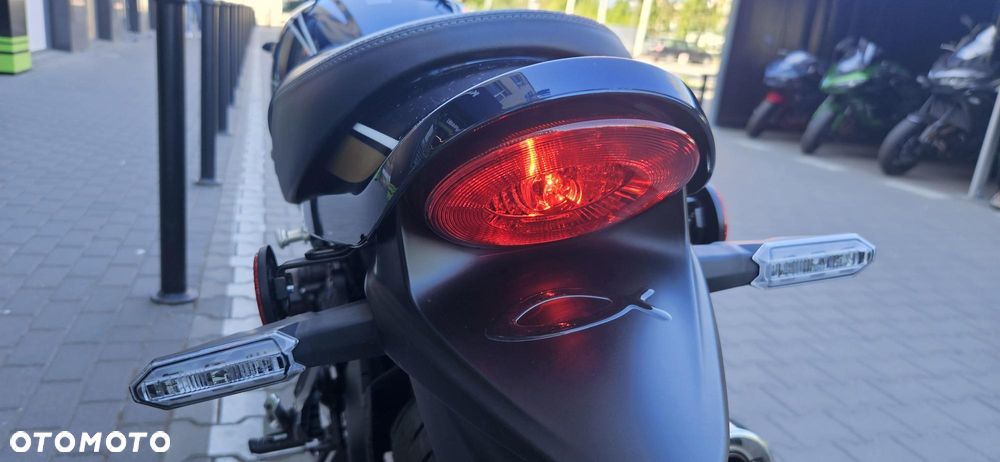 Kawasaki Z 900 RS - 5