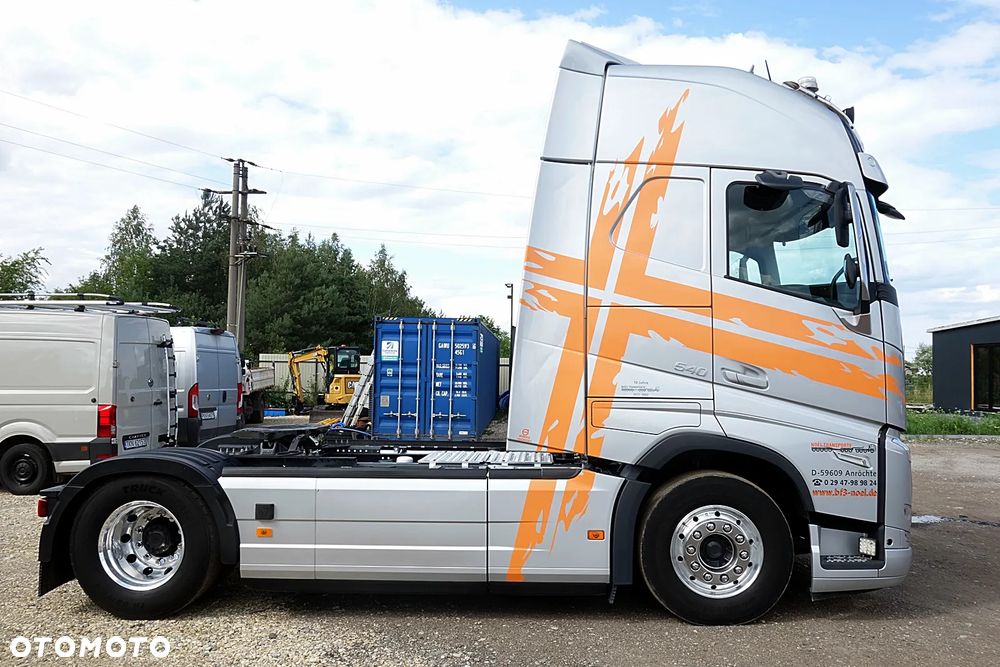 Volvo FH 540 JEDEN WŁAŚCICIEL PROSTO Z NIEMIECKIEJ FIRMY,FULL LED,PEŁNYE SPOJLERY,RETARDER,PEŁNA PODUSZKA - 2