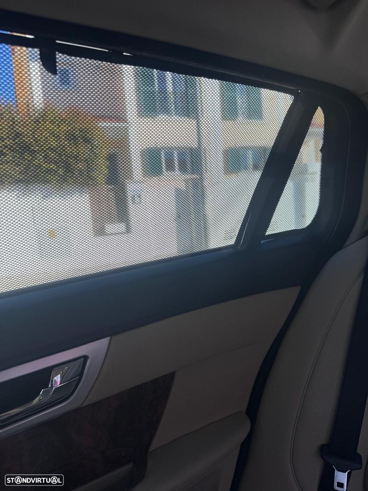 Jaguar XF Sportbrake 2.2 - 15