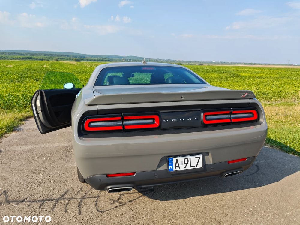 Dodge Challenger - 6