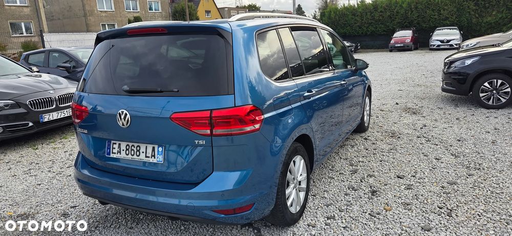 Volkswagen Touran - 23