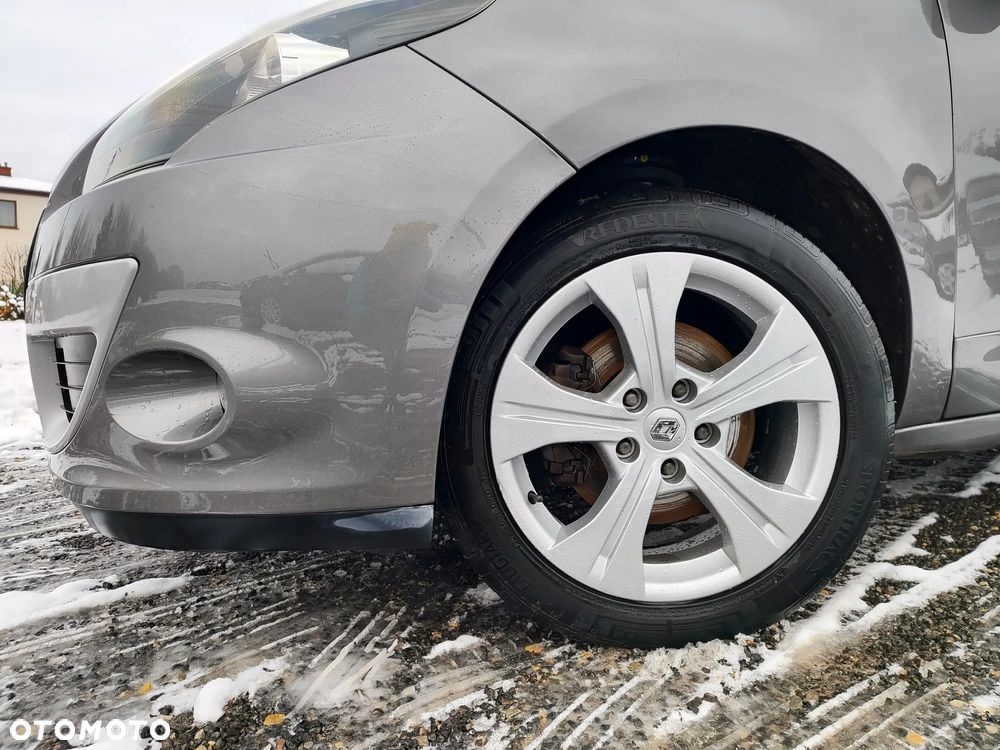 Renault Clio 1.2 16V Campus - 17