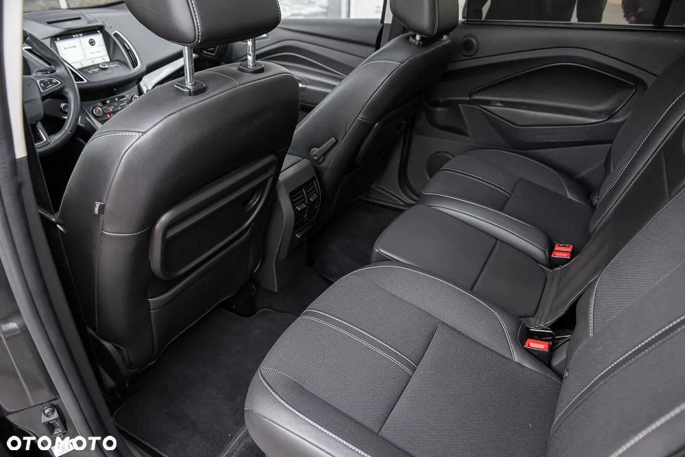 Ford Grand C-MAX - 32