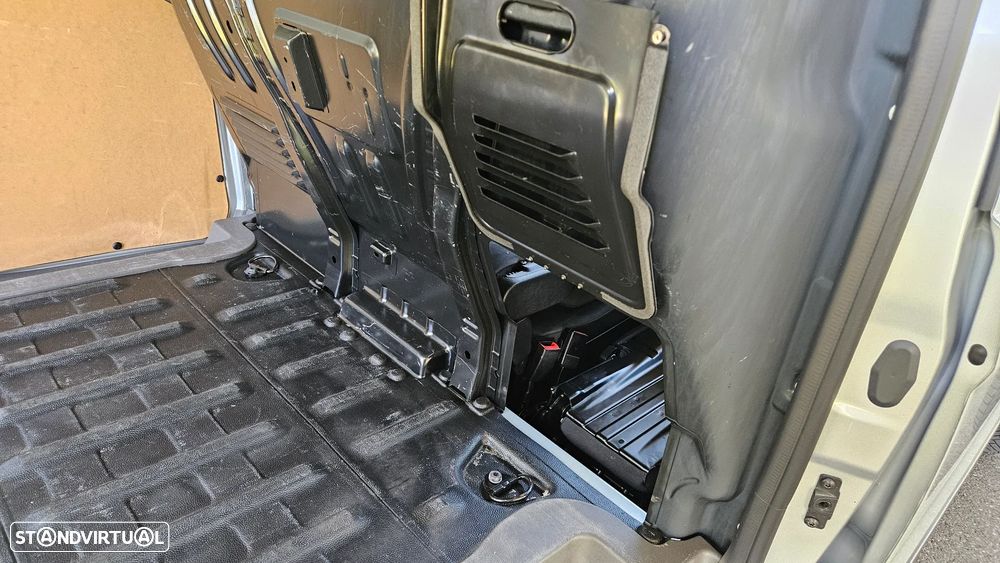 Ford Transit Connect Automática 3Lugares - 35