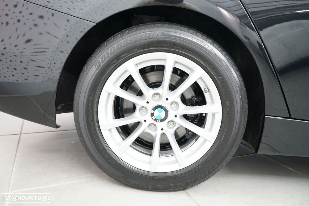 BMW 320 d Line Luxury - 13