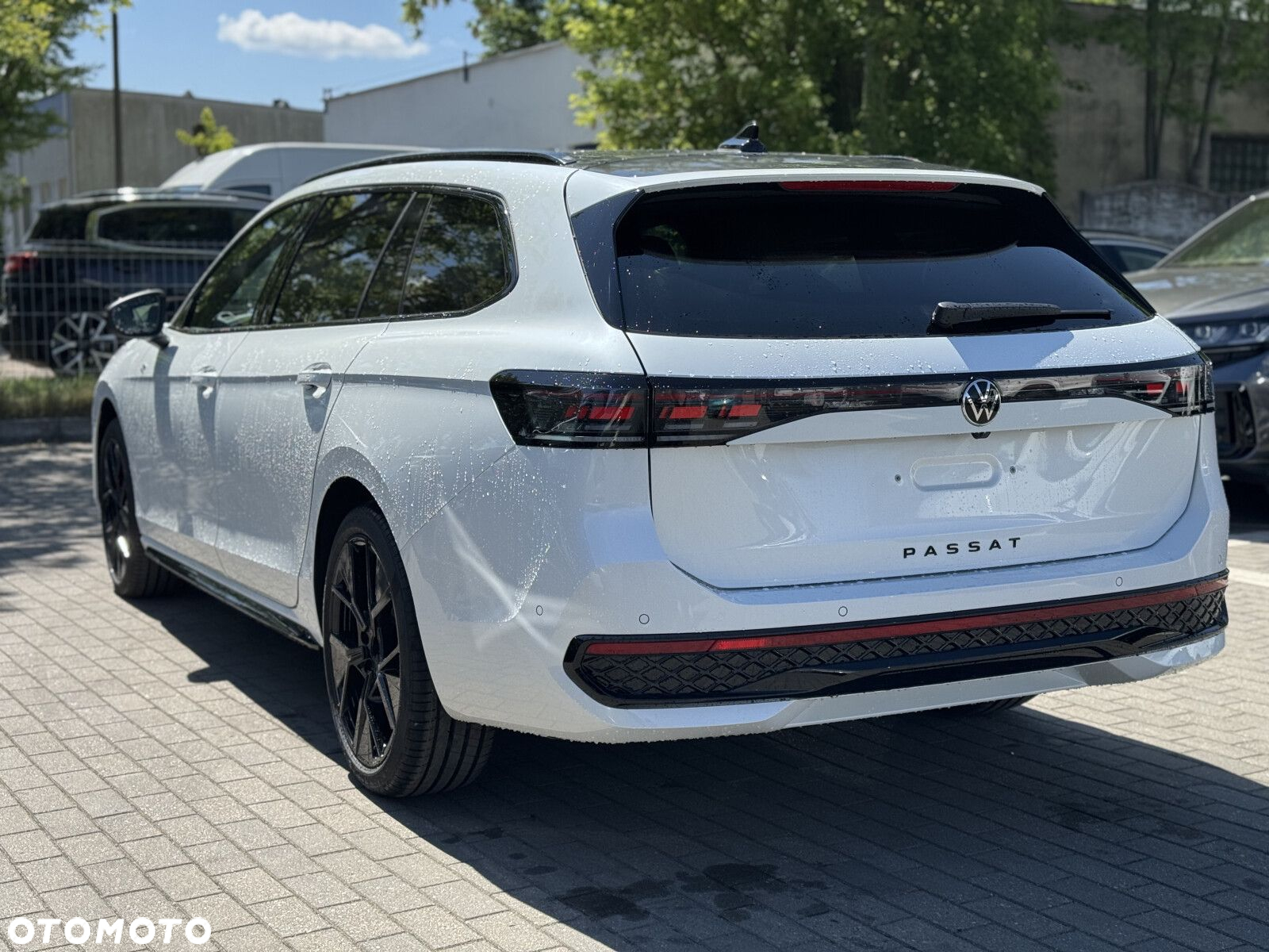 Volkswagen Passat - 11