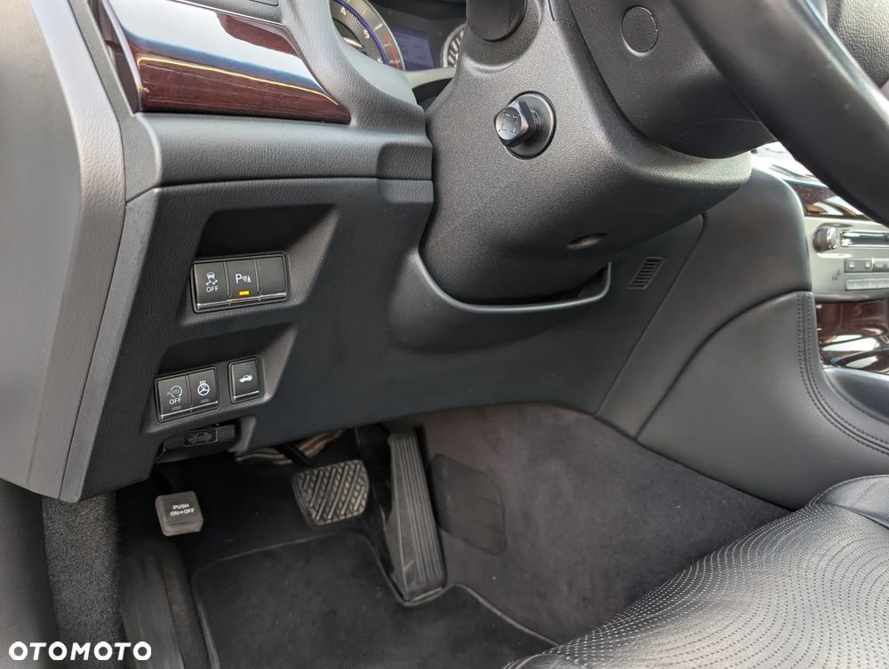 Infiniti Q70 - 22