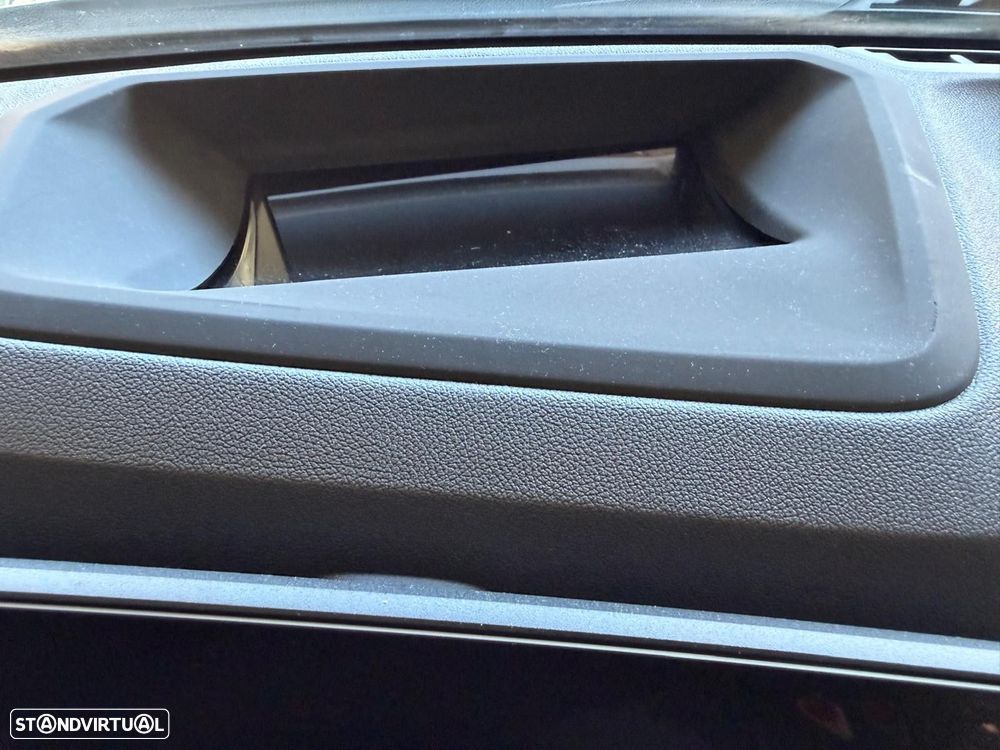 BMW M3 Competition M xDrive - 34