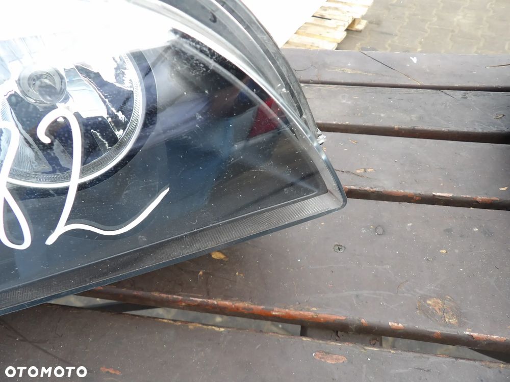 BMW - E84,X1 - PRAWA LAMPA PRZEDNIA - UK - 2990004 - 2
