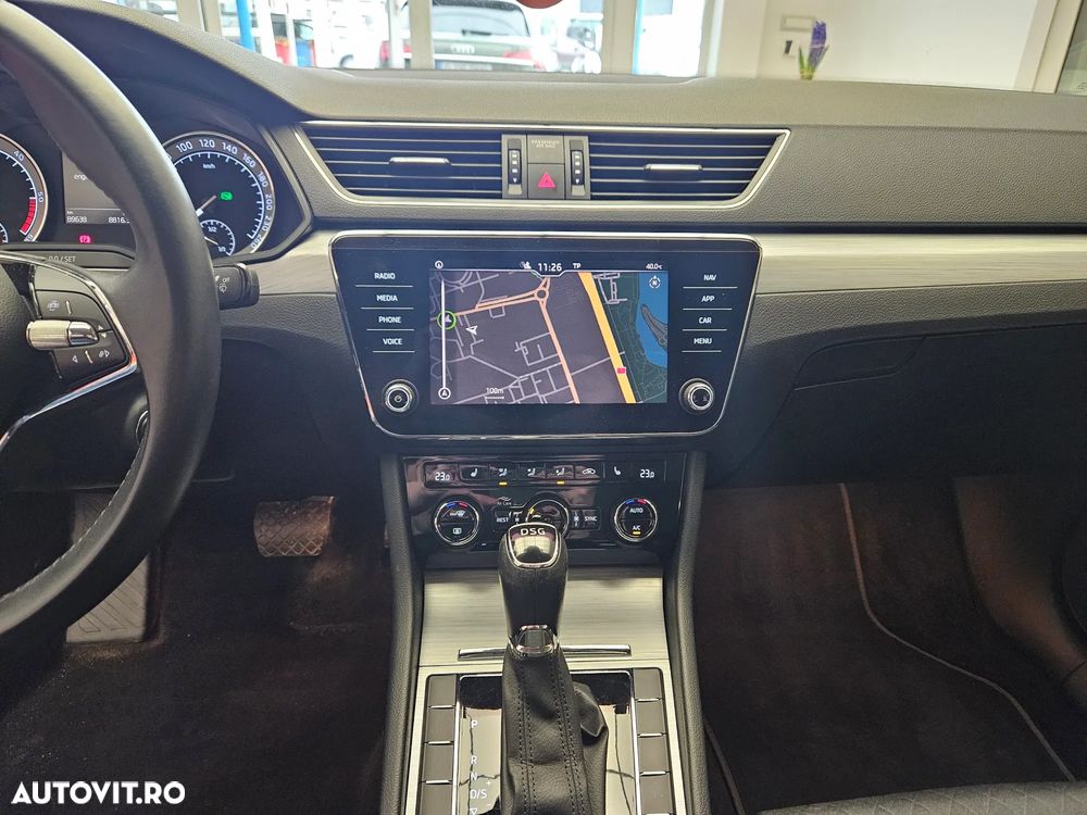 Skoda Superb 2.0 TDI DSG Ambition - 27