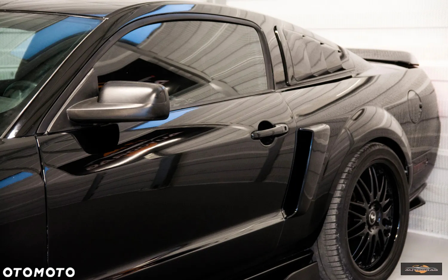 Ford Mustang - 4