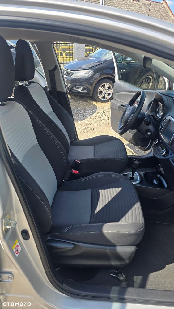 Toyota Yaris Hybrid 100 Sol - 10