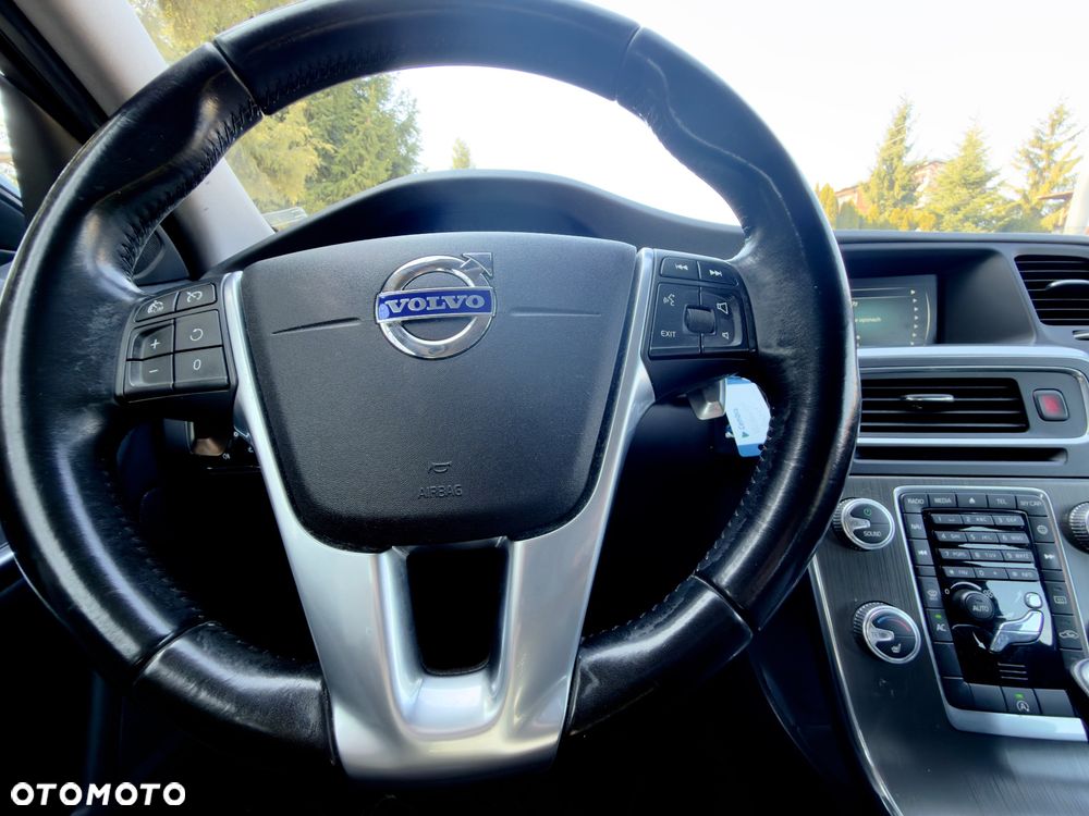 Volvo V60 D4 Geartronic Momentum - 29