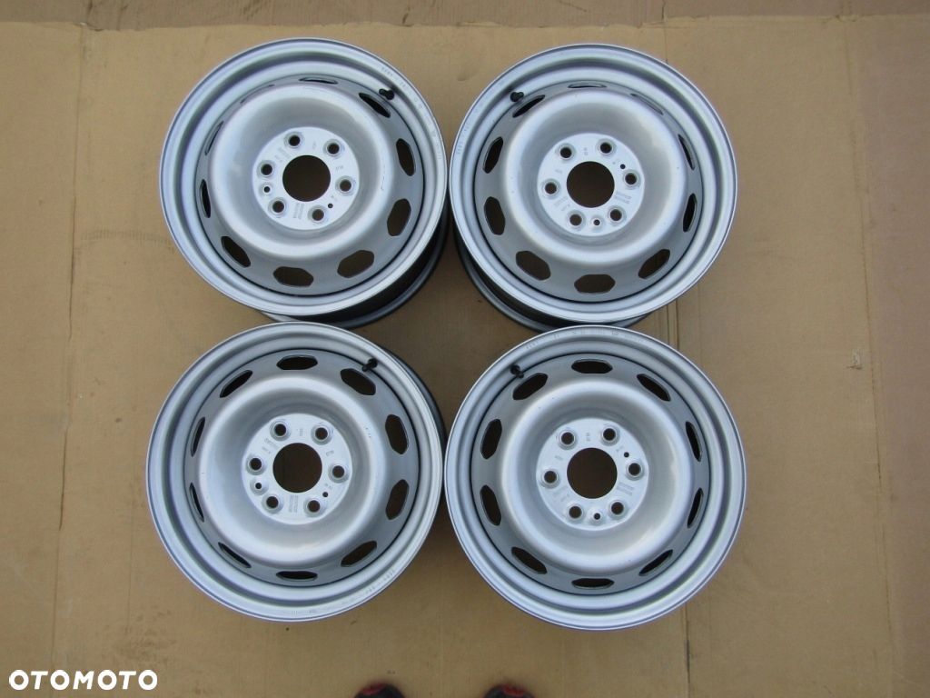 4x NOWE Felgi 16 Iveco Daily 6,5j 6x125 ET68 / 35S 29L / oryginał - 1
