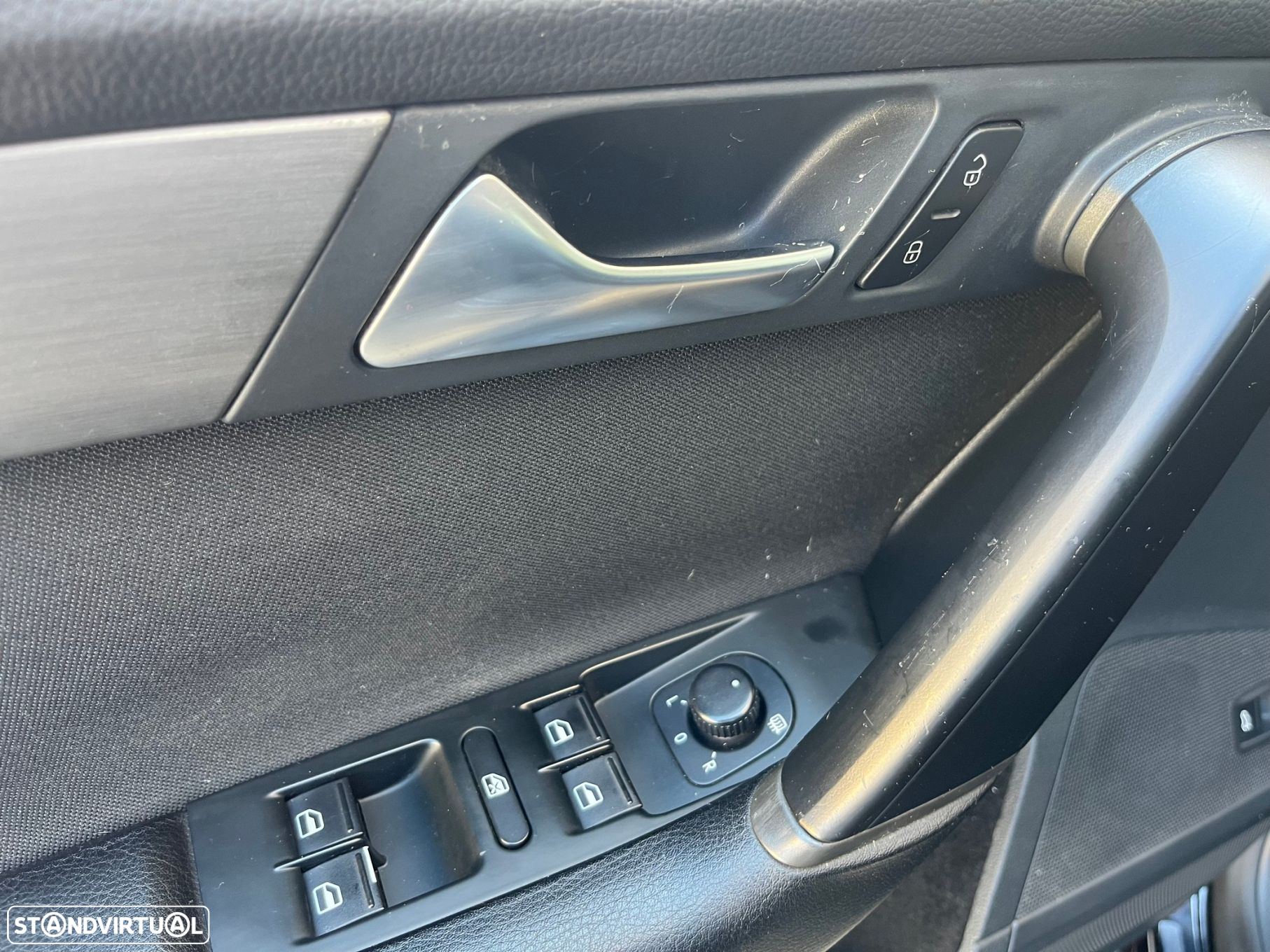 VW Passat Variant 1.6 TDI Confortline Navig - 23