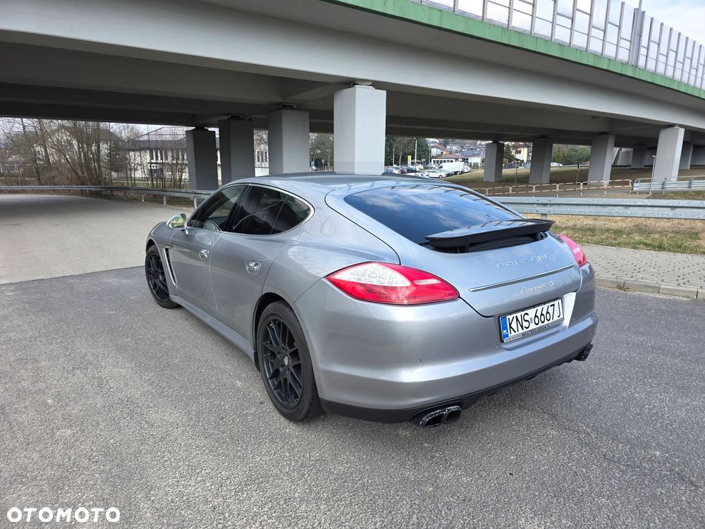 Porsche Panamera 4S - 5