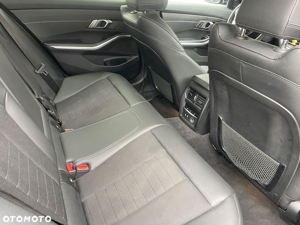 BMW Seria 3 330d Luxury Line sport - 8