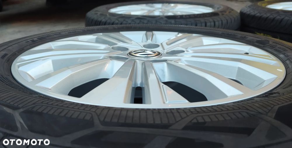 Koła Felgi Aluminiowe Oryg Volkswagen T6 Multivan T5 17 Cali 5x120 Et55 Continental 215/60/17C 2021r 4x8,5mm Idealne !! Starogard Gdański - 9