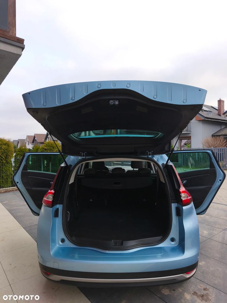 Renault Grand Scenic - 16