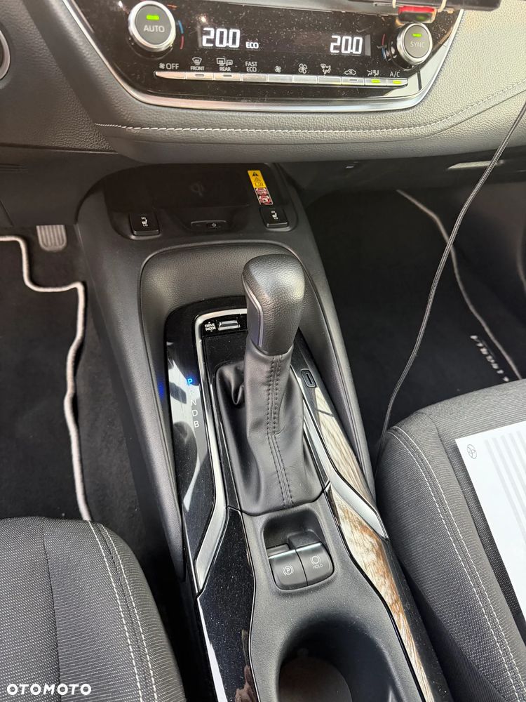 Toyota Corolla 1.8 Hybrid Comfort - 18