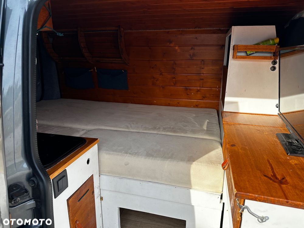 Volkswagen Transporter - 9