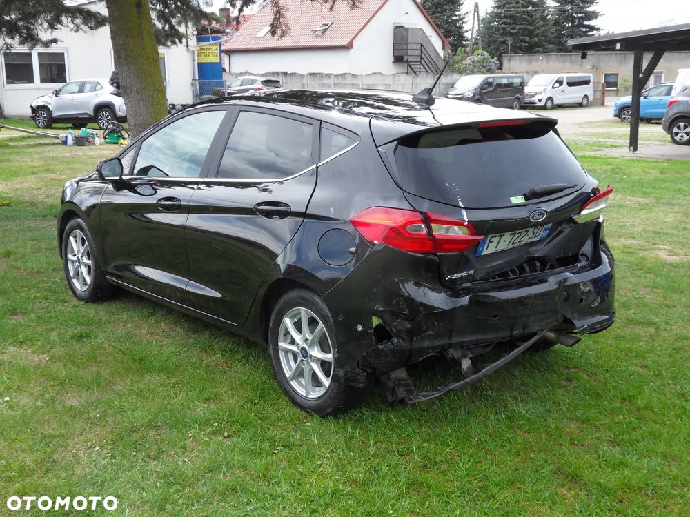 Ford Fiesta 1.0 EcoBoost S&S TITANIUM - 4