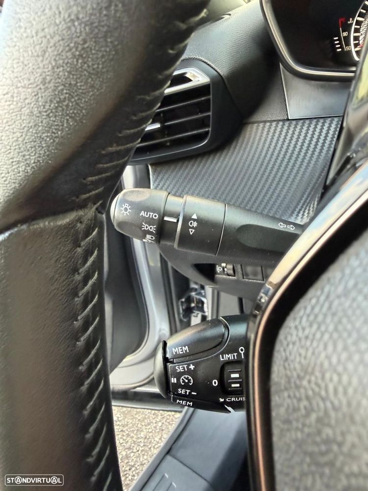 Peugeot 2008 1.2 PureTech Style - 18