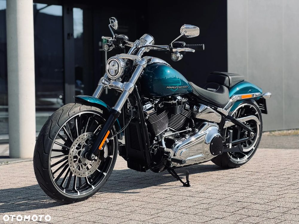 Harley-Davidson Softail Breakout - 15