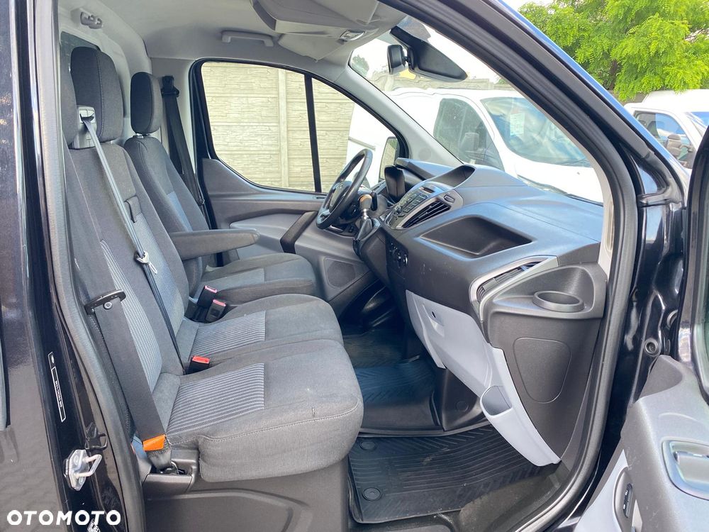 Ford TRANSIT CUSTOM - 17