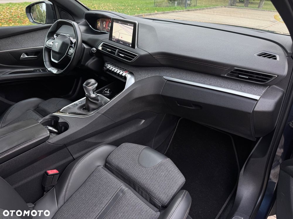 Peugeot 5008 2.0 HDi Premium + - 26