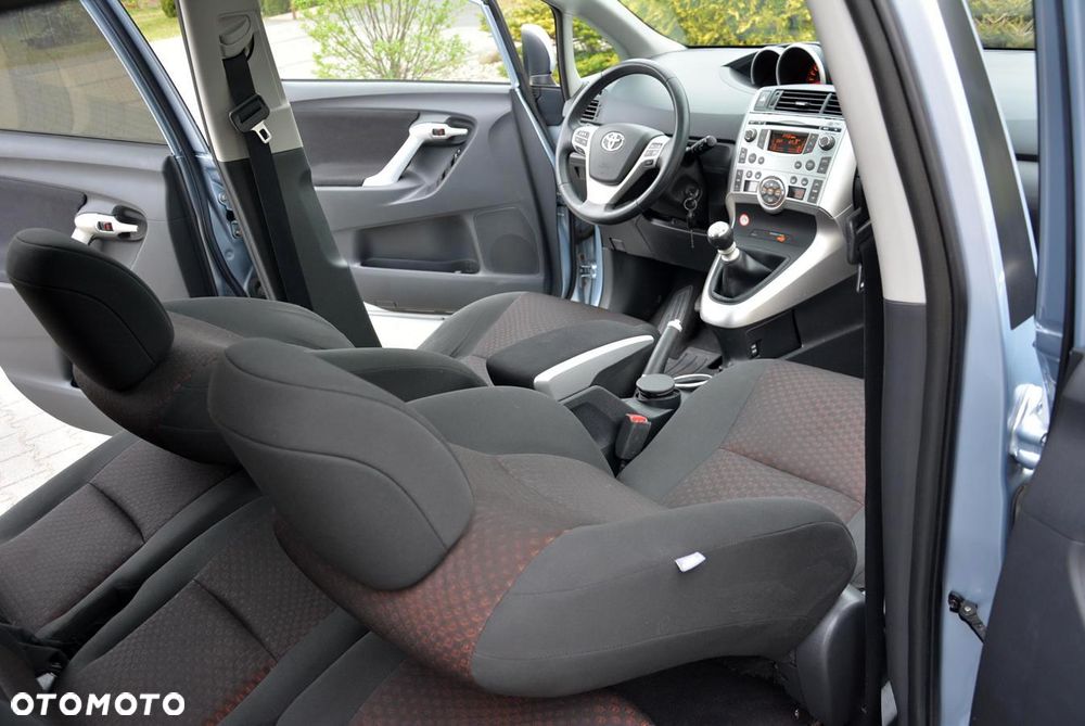 Toyota Verso 2.0 D-4D Premium - 32