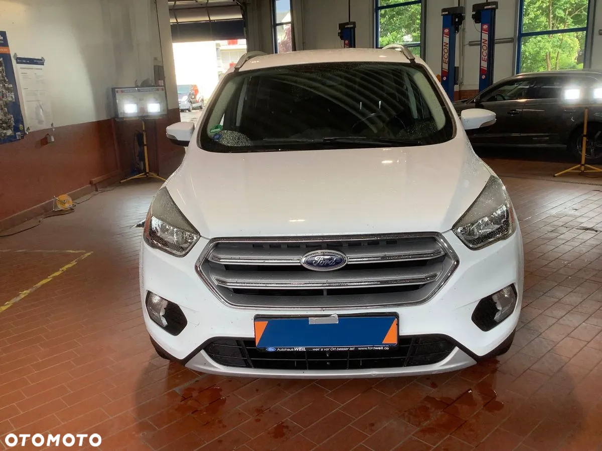 Ford Kuga 1.5 EcoBoost 2x4 Business Edition - 9
