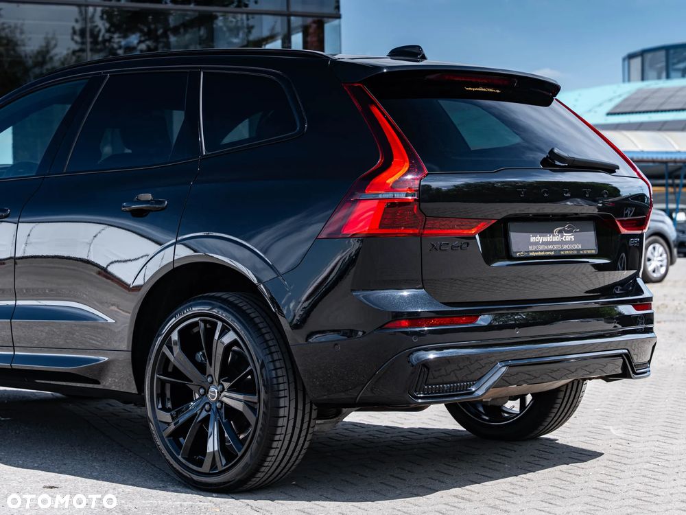 Volvo XC 60 B5 B AWD Plus Dark - 12