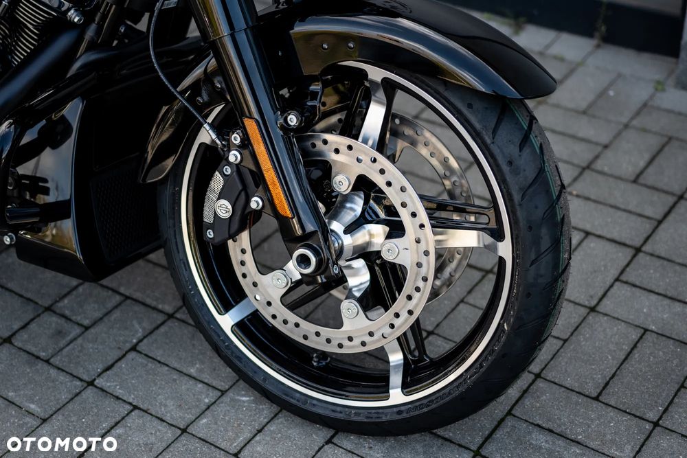 Harley-Davidson Touring Street Glide - 8