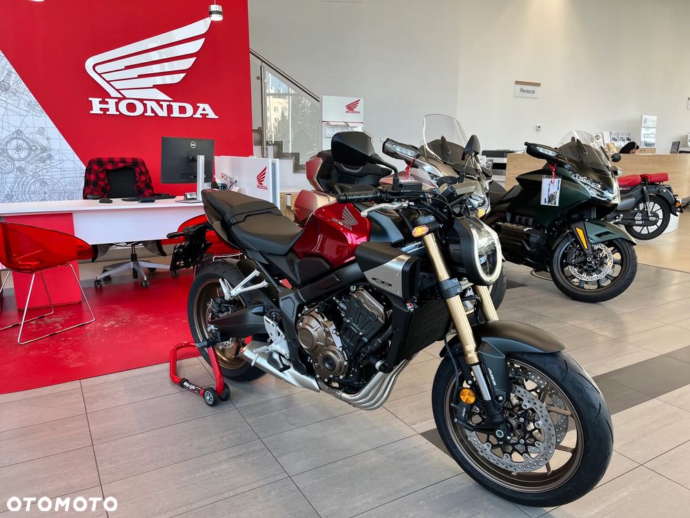 Honda CB - 1