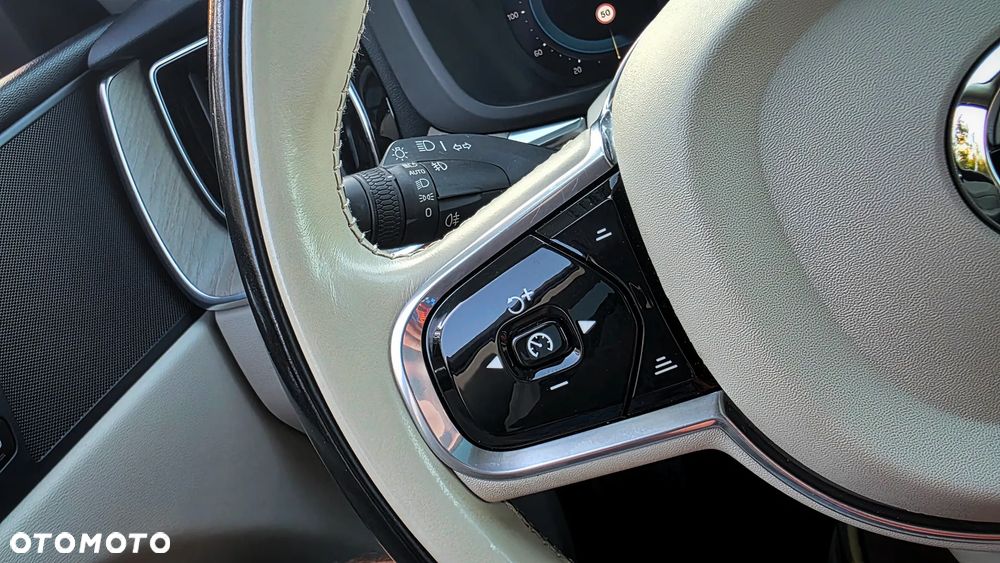 Volvo XC 60 B5 B Geartronic Momentum Pro - 27