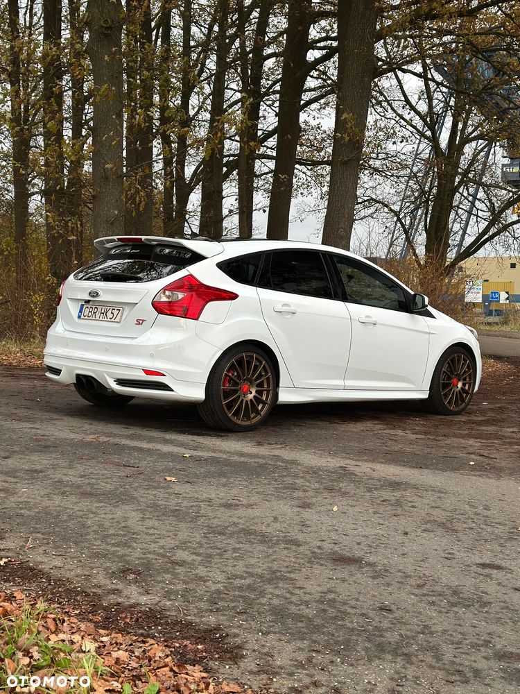 Ford Focus ST - 4