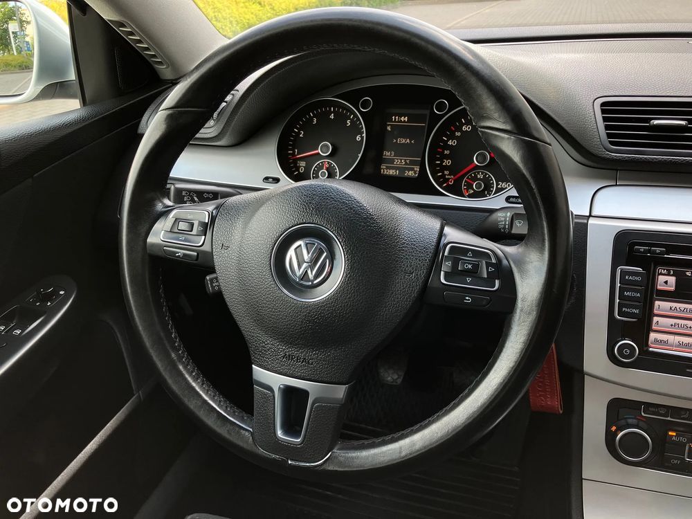 Volkswagen Passat 1.4 TSI Comfortline R-Style - 27
