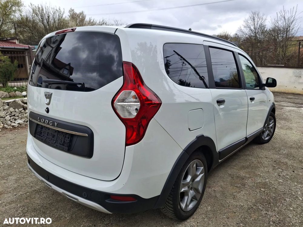 Dacia Lodgy TCe 115 Stepway - 4