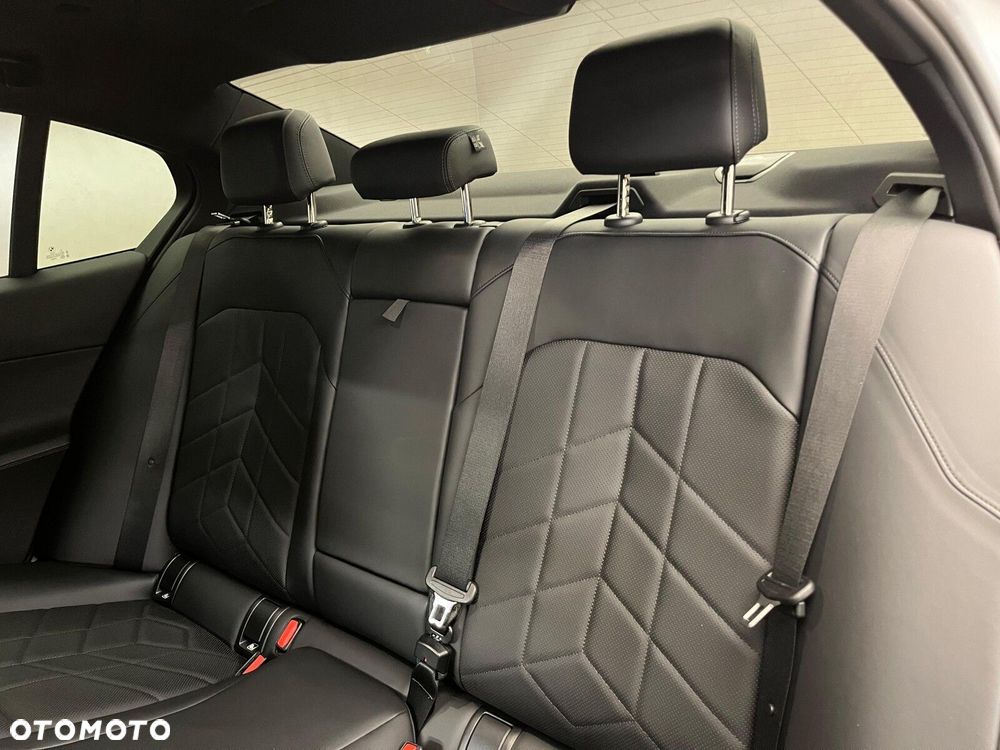 BMW Seria 5 520d xDrive mHEV M Sport - 35