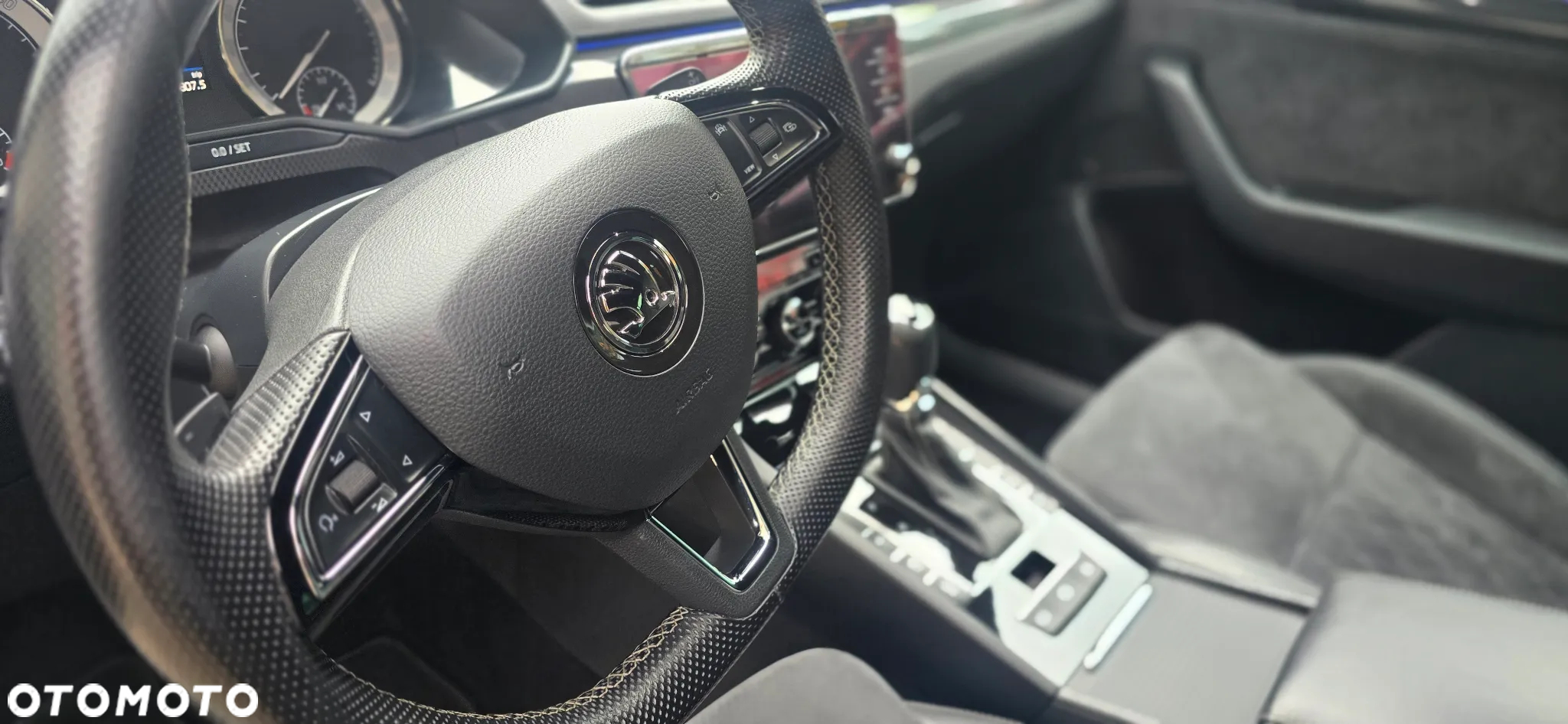 Skoda Superb 2.0 TDI Sportline DSG - 31
