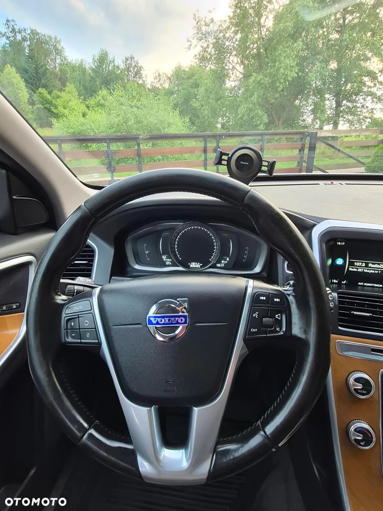 Volvo XC 60 D5 AWD Momentum - 13